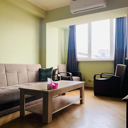 Cozy Apartment Near Republic Square Jerevan Eksteriør billede