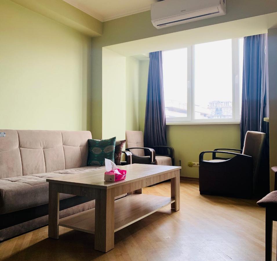 Cozy Apartment Near Republic Square Jerevan Eksteriør billede